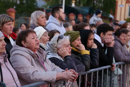 Фоторепортаж: в День Победы в Алексеевском показали театрализованное представление