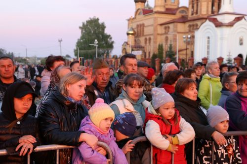 Фоторепортаж: в День Победы в Алексеевском показали театрализованное представление