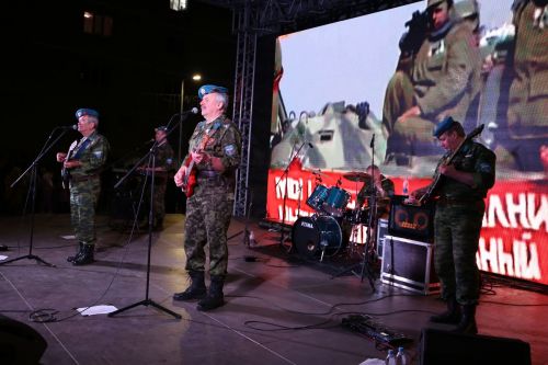 День Победы в Алексеевском завершился концертом группы «Голубые береты»