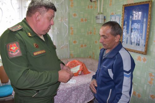 Отцу погибшего на Украине Шамила Шайхутдинова вручили удостоверение на орден Мужества