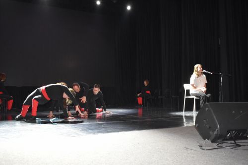 В Алексеевском прошел импровизационный интерактивный спектакль «НормальНо»