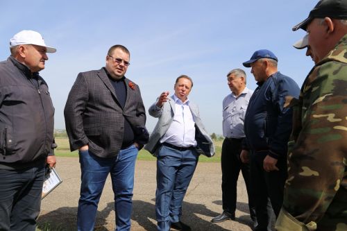 Передовикам сева вручили денежные сертификаты