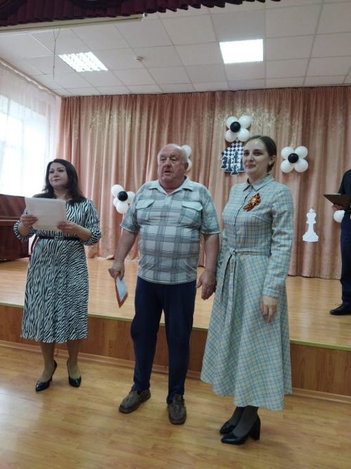 Фоторепортаж: в Билярской СОШ прошел шахматный турнир памяти Эдуарда Миндубаева