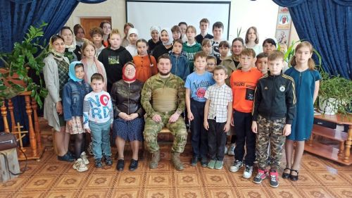 Выпускник воскресной школы рассказал детям о службе в СВО