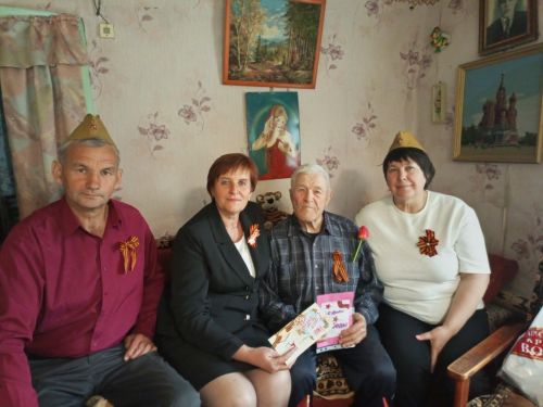 В День Победы с днем рождения поздравили труженика тыла из Войкино