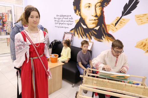 Фестиваль детского народного творчества и детская постановка: Как проходит День защиты детей в Алексеевском