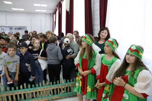 Фестиваль детского народного творчества и детская постановка: Как проходит День защиты детей в Алексеевском
