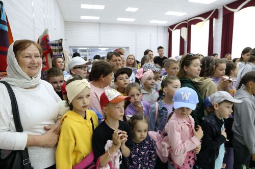 Фестиваль детского народного творчества и детская постановка: Как проходит День защиты детей в Алексеевском