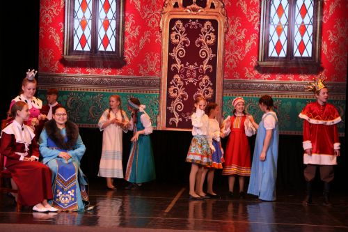 Фестиваль детского народного творчества и детская постановка: Как проходит День защиты детей в Алексеевском