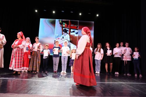 Фестиваль детского народного творчества и детская постановка: Как проходит День защиты детей в Алексеевском
