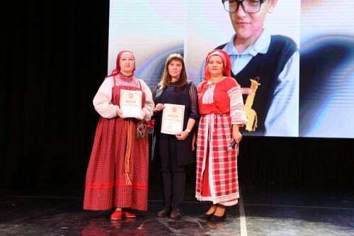 Фестиваль детского народного творчества и детская постановка: Как проходит День защиты детей в Алексеевском