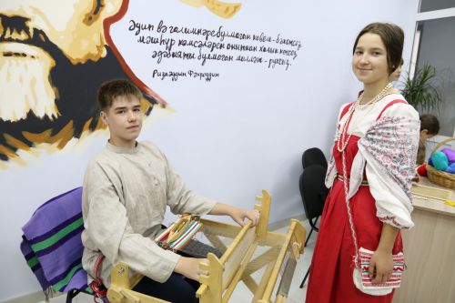 Фестиваль детского народного творчества и детская постановка: Как проходит День защиты детей в Алексеевском