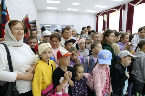 Фестиваль детского народного творчества и детская постановка: Как проходит День защиты детей в Алексеевском