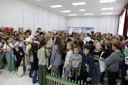 Фестиваль детского народного творчества и детская постановка: Как проходит День защиты детей в Алексеевском