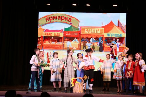 Фестиваль детского народного творчества и детская постановка: Как проходит День защиты детей в Алексеевском