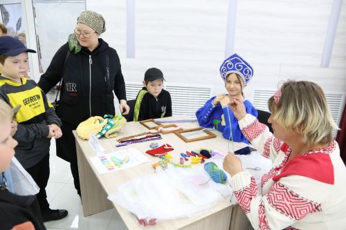 Фестиваль детского народного творчества и детская постановка: Как проходит День защиты детей в Алексеевском
