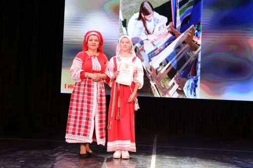 Фестиваль детского народного творчества и детская постановка: Как проходит День защиты детей в Алексеевском