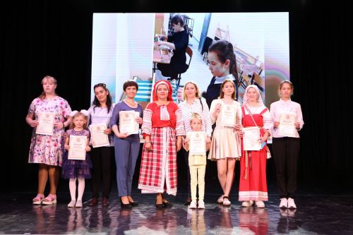 Фестиваль детского народного творчества и детская постановка: Как проходит День защиты детей в Алексеевском