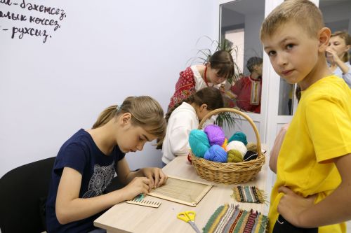 Фестиваль детского народного творчества и детская постановка: Как проходит День защиты детей в Алексеевском