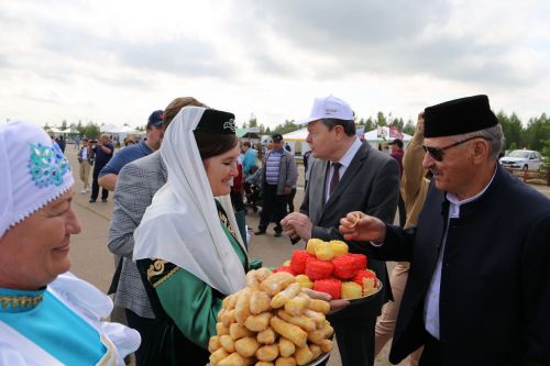 Главный федеральный инспектор по Татарстану поздравил алексеевцев с праздником Сабантуй
