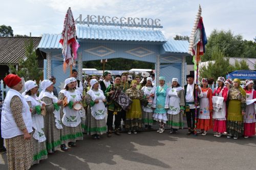 Фоторепортаж: Алексеевский район представил свою культуру на Казанском Сабантуе