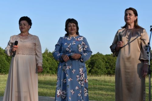 Фоторепортаж: в Красном Баране отметили праздник Святой Троицы