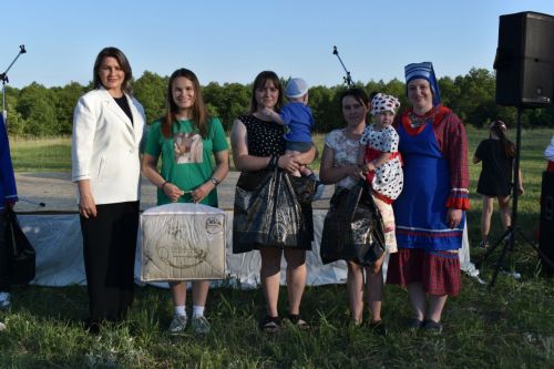 Фоторепортаж: в Красном Баране отметили праздник Святой Троицы