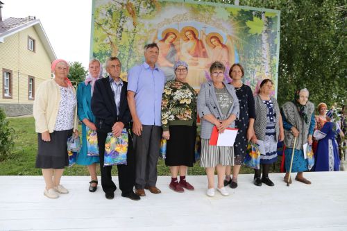Фоторепортаж: В Куркуле дружно отпраздновали праздник Троицы