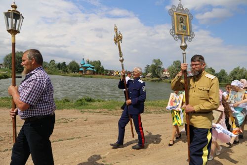 Фоторепортаж: В Куркуле дружно отпраздновали праздник Троицы