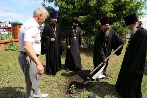 Фоторепортаж: В Куркуле дружно отпраздновали праздник Троицы