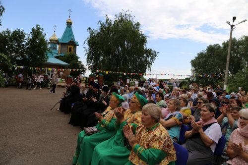 Фоторепортаж: В Куркуле дружно отпраздновали праздник Троицы