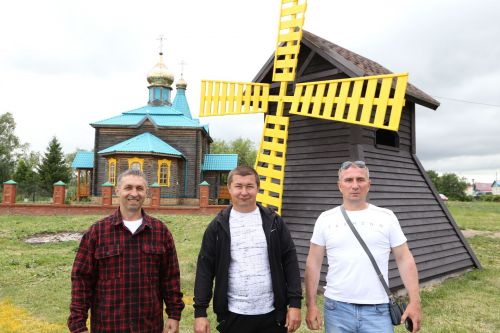 Фоторепортаж: В Куркуле дружно отпраздновали праздник Троицы
