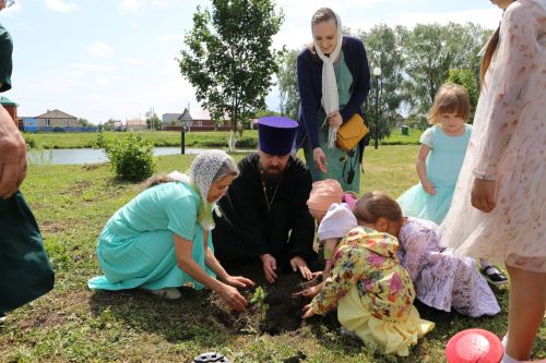 Фоторепортаж: В Куркуле дружно отпраздновали праздник Троицы