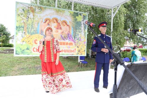 Фоторепортаж: В Куркуле дружно отпраздновали праздник Троицы