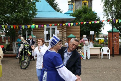 Фоторепортаж: В Куркуле дружно отпраздновали праздник Троицы