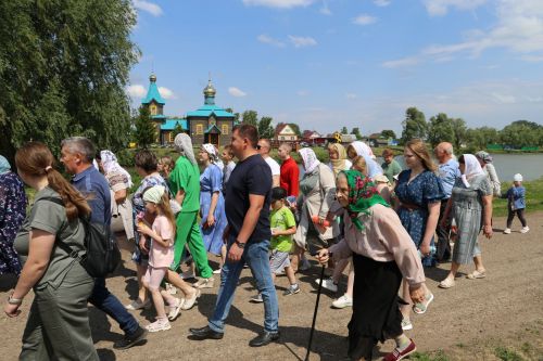 Фоторепортаж: В Куркуле дружно отпраздновали праздник Троицы