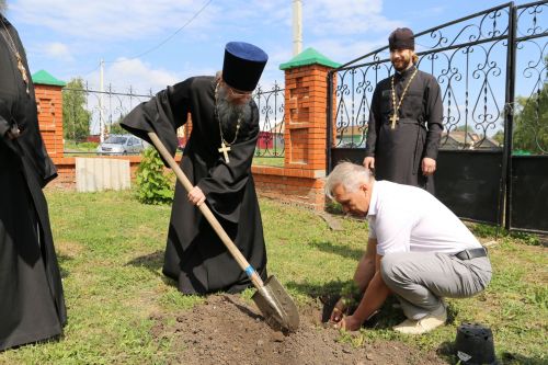 Фоторепортаж: В Куркуле дружно отпраздновали праздник Троицы
