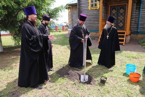 Фоторепортаж: В Куркуле дружно отпраздновали праздник Троицы