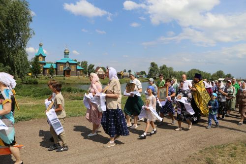 Фоторепортаж: В Куркуле дружно отпраздновали праздник Троицы