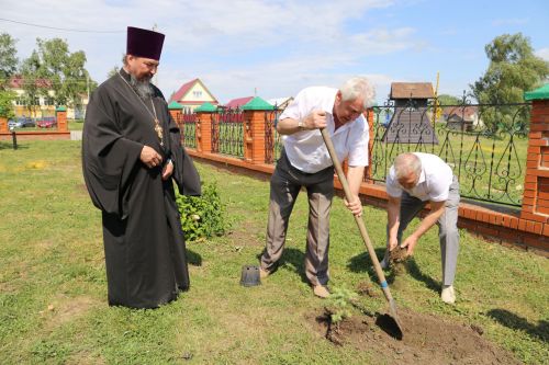 Фоторепортаж: В Куркуле дружно отпраздновали праздник Троицы