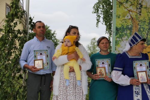 Фоторепортаж: В Куркуле дружно отпраздновали праздник Троицы