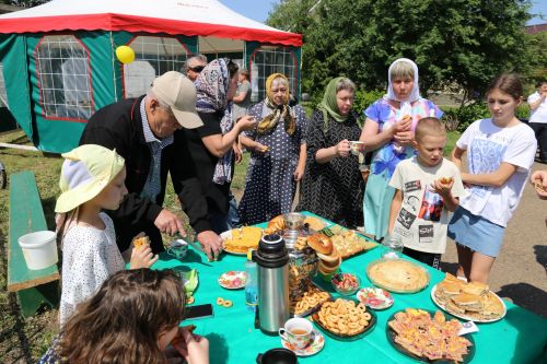 Фоторепортаж: В Куркуле дружно отпраздновали праздник Троицы
