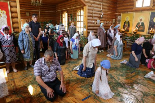 Фоторепортаж: В Куркуле дружно отпраздновали праздник Троицы
