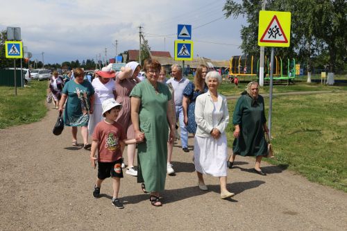 Фоторепортаж: В Куркуле дружно отпраздновали праздник Троицы