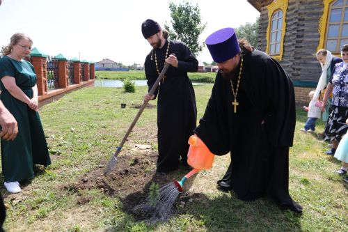 Фоторепортаж: В Куркуле дружно отпраздновали праздник Троицы
