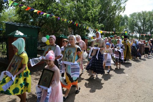 Фоторепортаж: В Куркуле дружно отпраздновали праздник Троицы