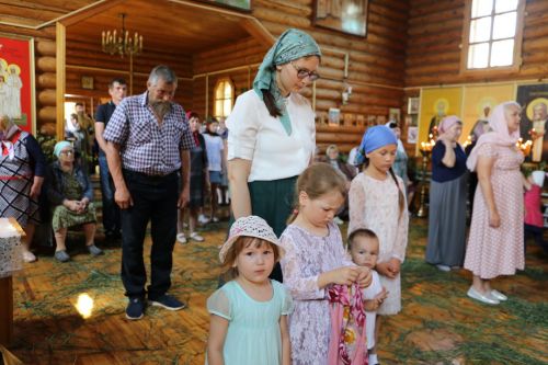 Фоторепортаж: В Куркуле дружно отпраздновали праздник Троицы