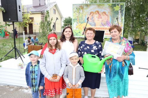 Фоторепортаж: В Куркуле дружно отпраздновали праздник Троицы