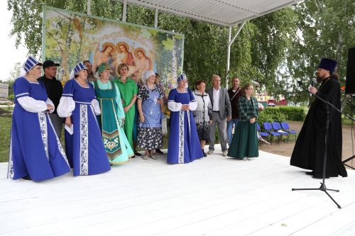 Фоторепортаж: В Куркуле дружно отпраздновали праздник Троицы