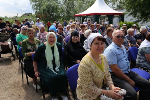 Фоторепортаж: В Куркуле дружно отпраздновали праздник Троицы